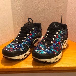 Nike Air Max Plus GS 'Black Hyper Blue'